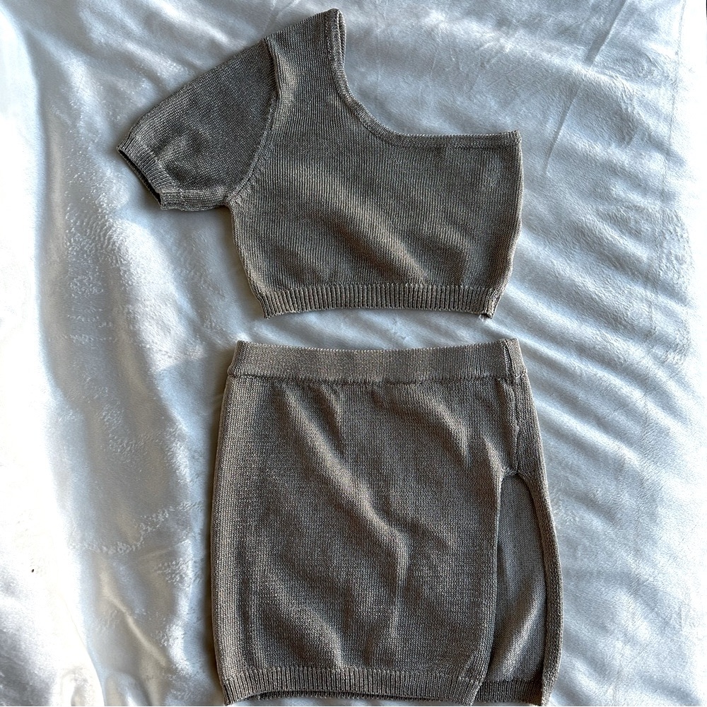 SORELLE UK Skirt Set - Gold